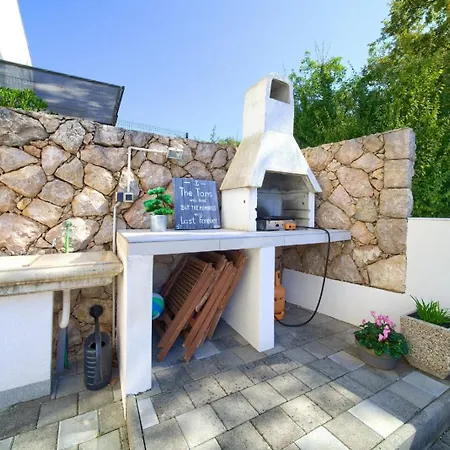 Apartman Sasso Bianco With The Private Pool Njivice