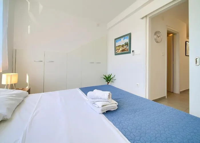 Apartman Sasso Bianco With The Private Pool Njivice