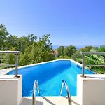 Sasso Bianco With The Private Pool * ニヴィーチェ